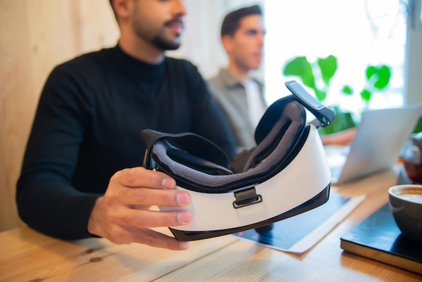 How VR has Changed Studying Dynamics