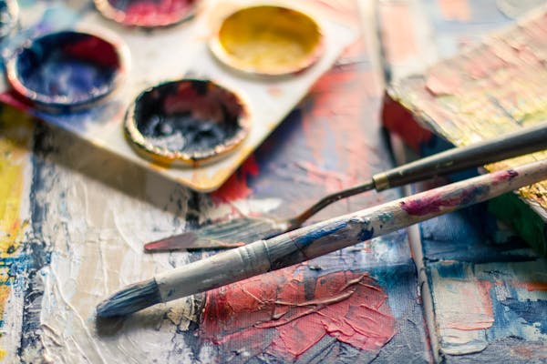 Art studio setup for drawing practice and instruction