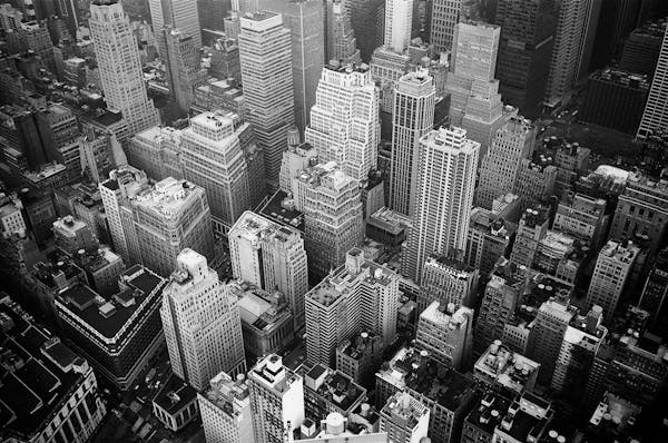 Modern cityscape representing the modern era covered in Story of the World Volume 4